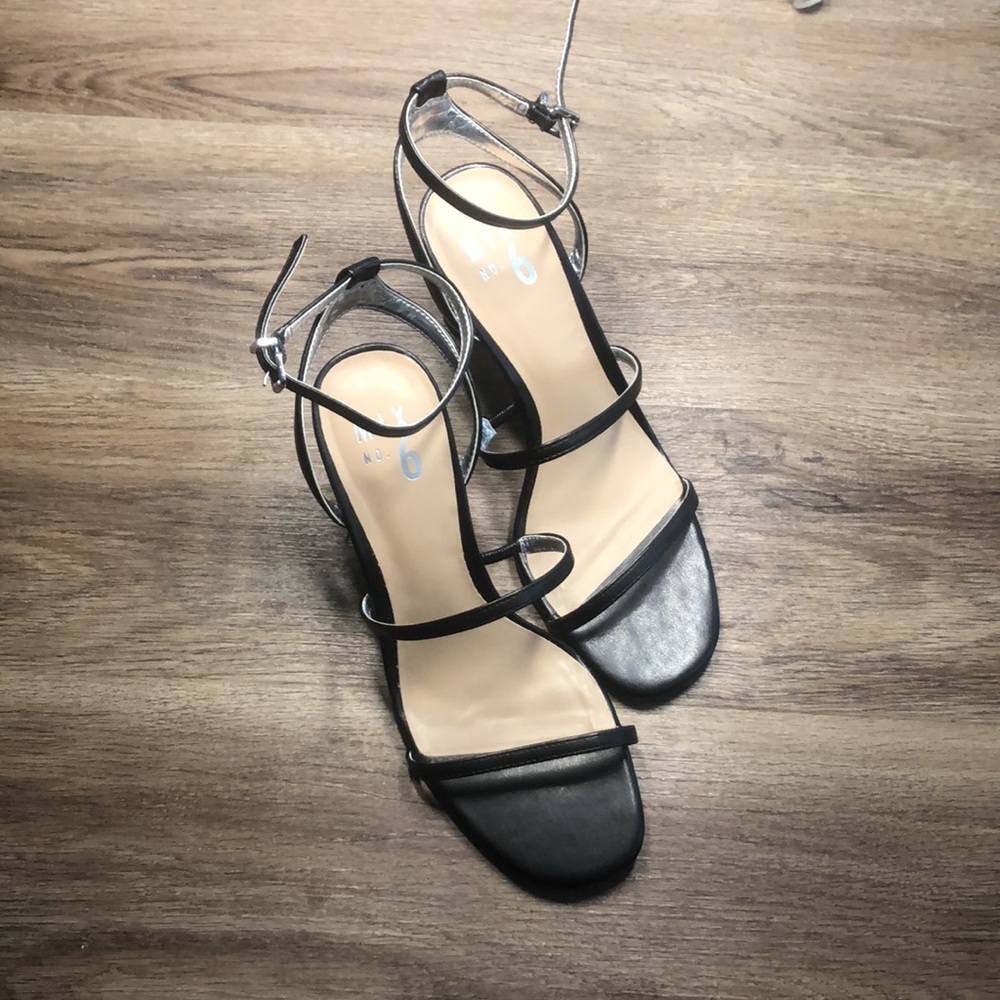 Mix No 6 Strappy Black Heels NWOT